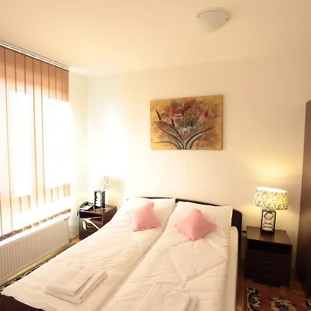 Royal * Obrenovac (Belgrade)